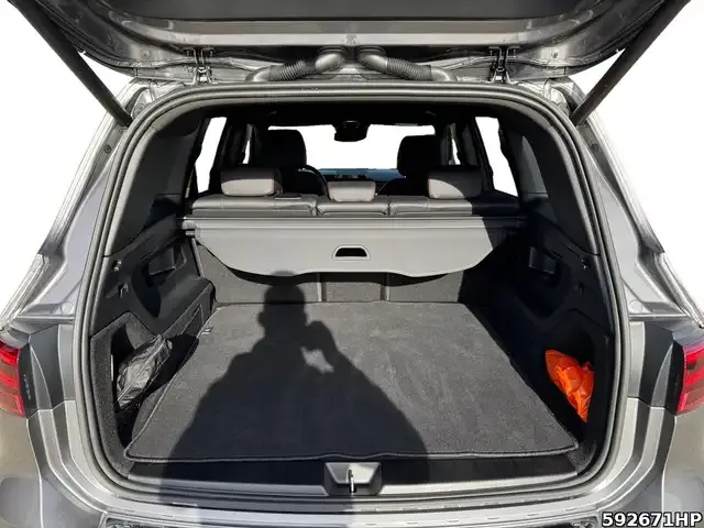 Mercedes-Benz GLB 220