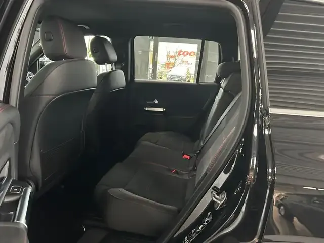 Mercedes-Benz GLB 180