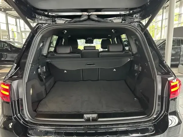 Mercedes-Benz GLB 180