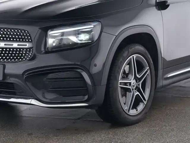 Mercedes-Benz GLB 180
