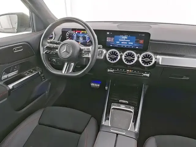 Mercedes-Benz GLB 180