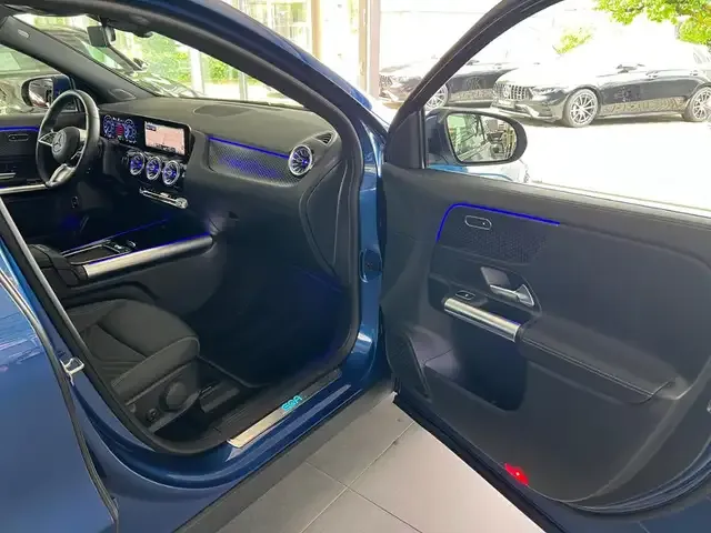 Mercedes-Benz EQA 300