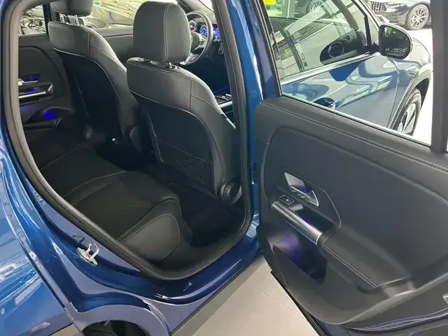 Mercedes-Benz EQA 300