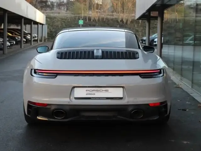 Porsche 992