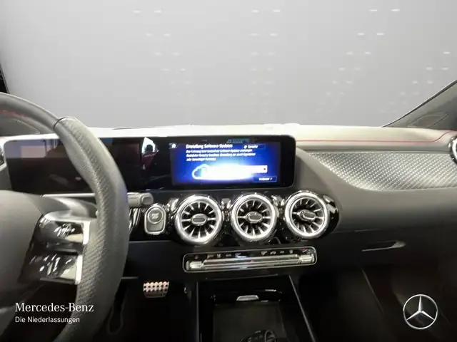 Mercedes-Benz EQA 300