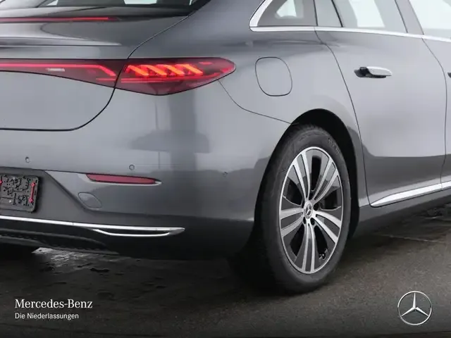 Mercedes-Benz EQE 300