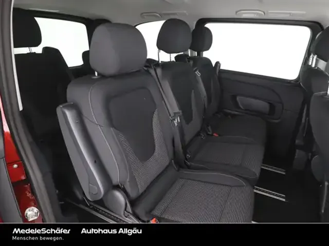 Mercedes-Benz V 220