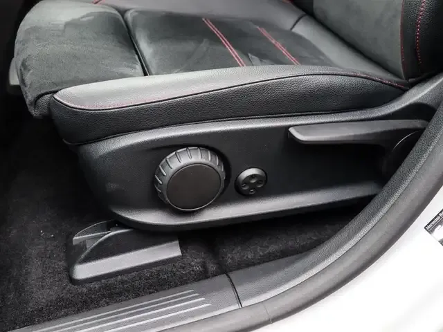 Mercedes-Benz EQB 350