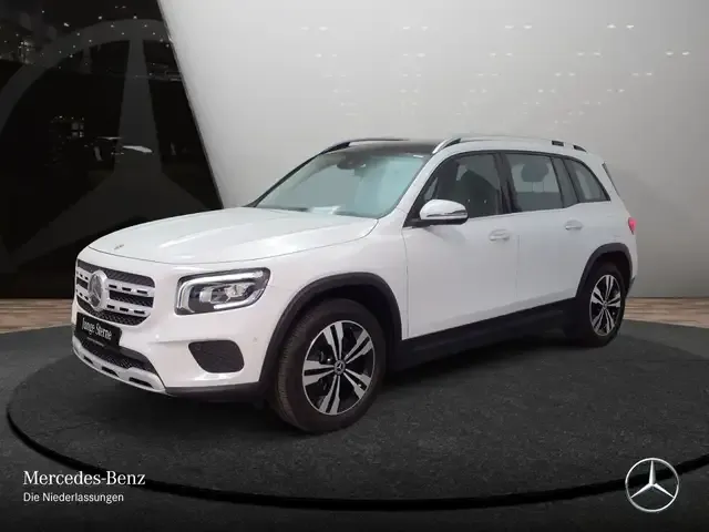Mercedes-Benz GLB 220