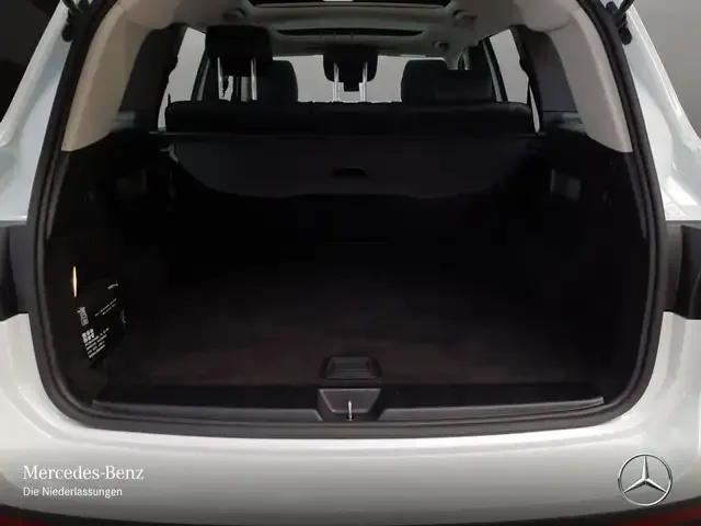Mercedes-Benz GLB 220