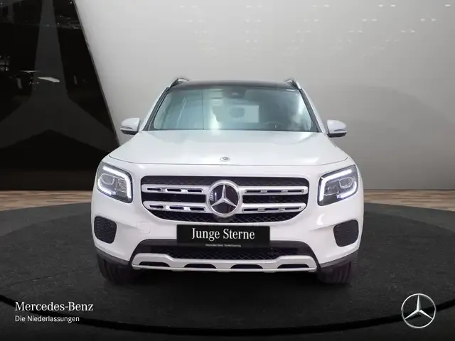 Mercedes-Benz GLB 220