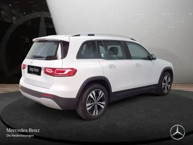 Mercedes-Benz GLB 220