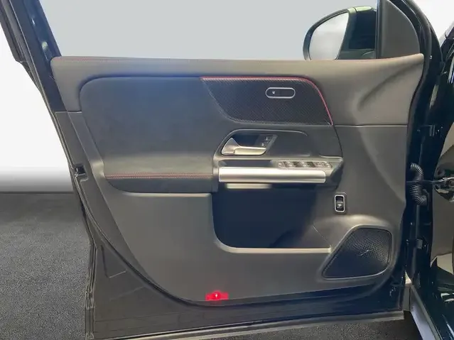 Mercedes-Benz GLA 220