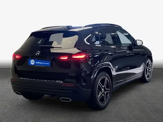 Mercedes-Benz GLA 220