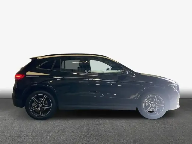 Mercedes-Benz GLA 220