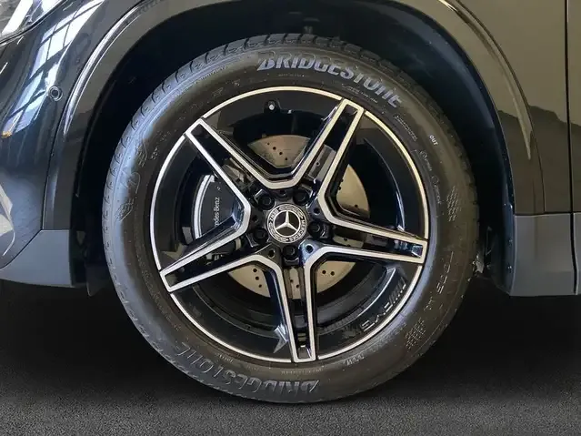 Mercedes-Benz GLA 220