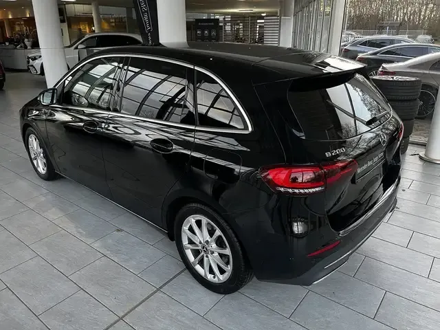 Mercedes-Benz B 200