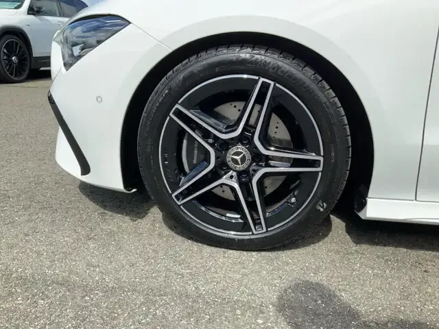Mercedes-Benz CLA 200