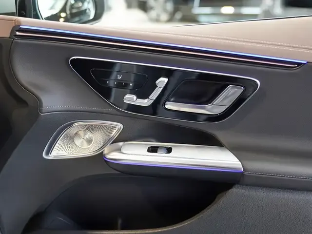 Mercedes-Benz EQE 300