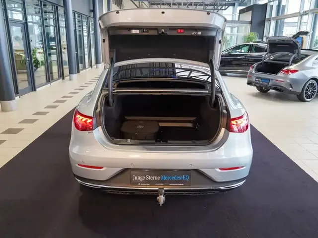 Mercedes-Benz EQE 300