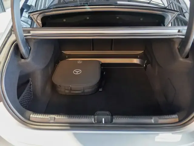 Mercedes-Benz EQE 300