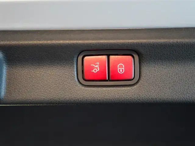 Mercedes-Benz EQE 300