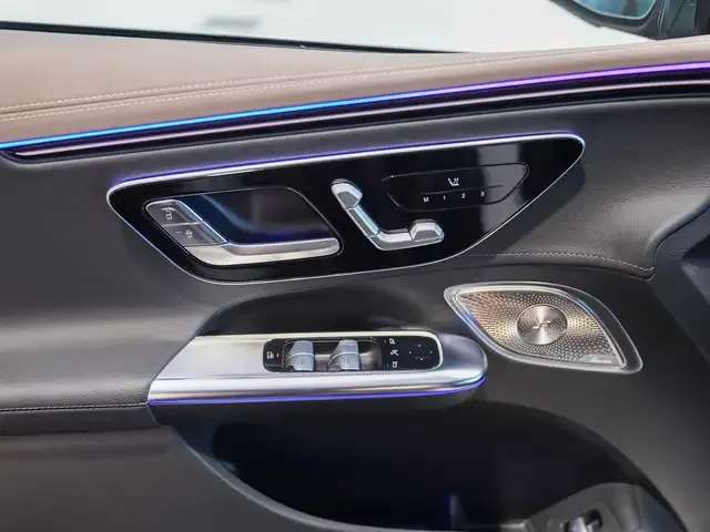 Mercedes-Benz EQE 300