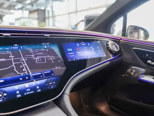 Mercedes-Benz EQE 300