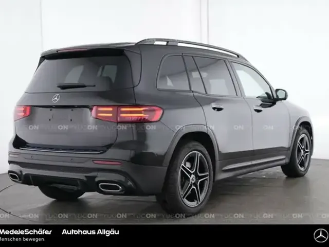 Mercedes-Benz GLB 220