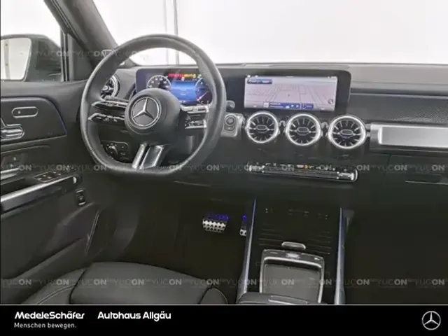 Mercedes-Benz GLB 220