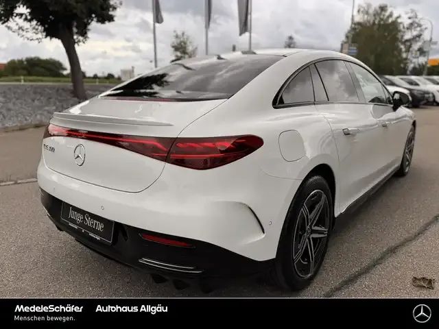 Mercedes-Benz EQE 300