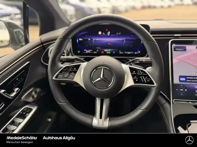 Mercedes-Benz EQE 300