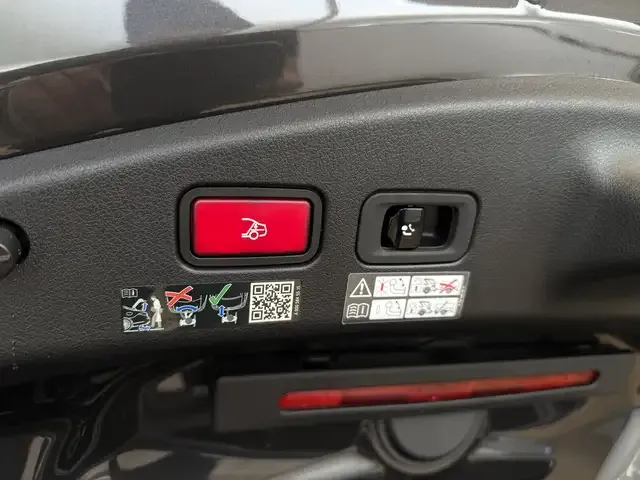 Mercedes-Benz CLE 200