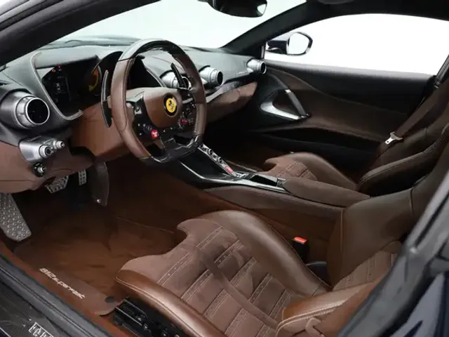 Ferrari 812