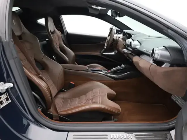 Ferrari 812