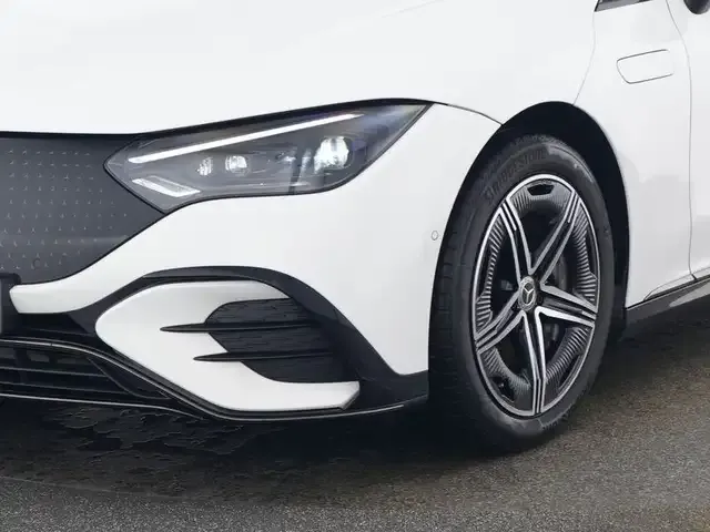 Mercedes-Benz EQE 300
