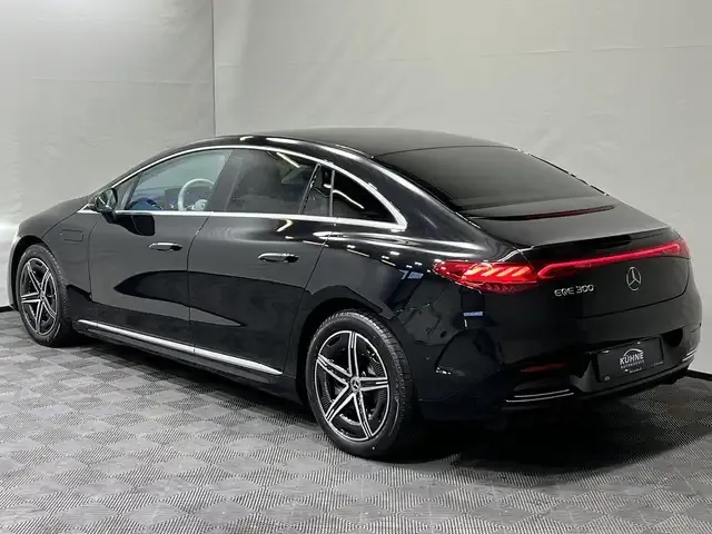 Mercedes-Benz EQE 300
