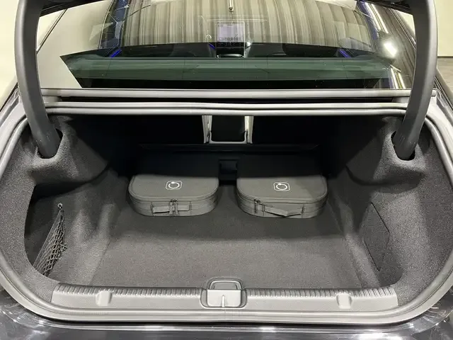 Mercedes-Benz EQE 300