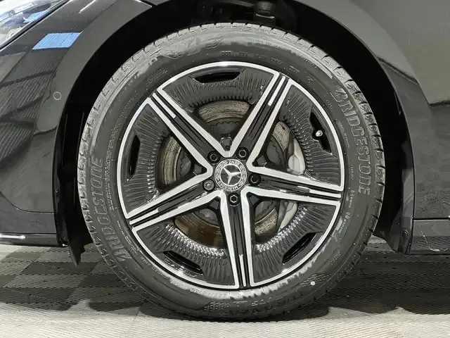 Mercedes-Benz EQE 300