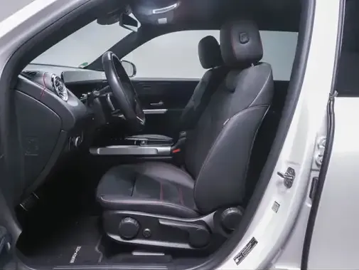 Mercedes-Benz EQB 300