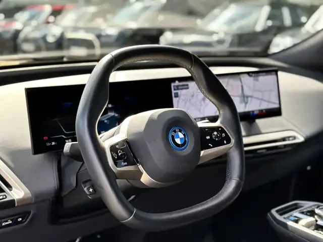 BMW iX
