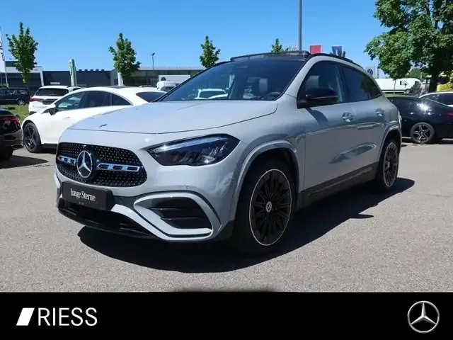 Mercedes-Benz GLA 200