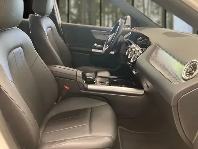 Mercedes-Benz EQA 300