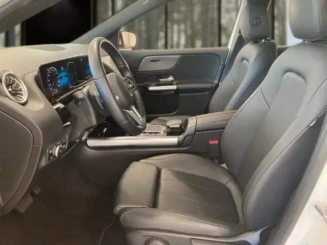 Mercedes-Benz EQA 300
