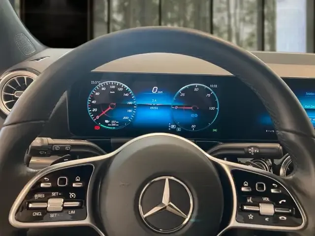 Mercedes-Benz EQA 300