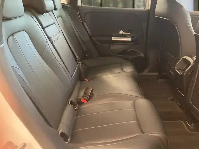 Mercedes-Benz EQA 300