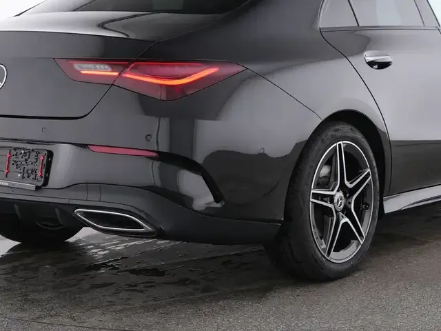 Mercedes-Benz CLA 200