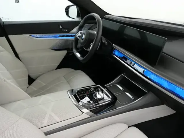 BMW 740