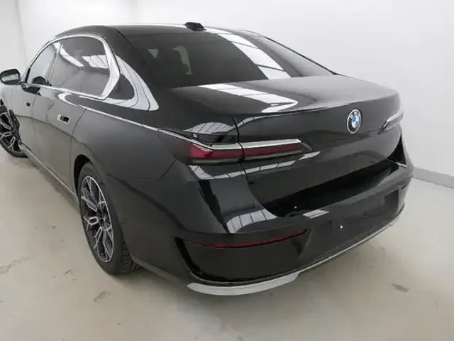 BMW 740