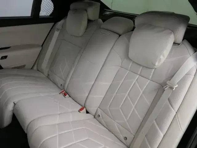 BMW 740